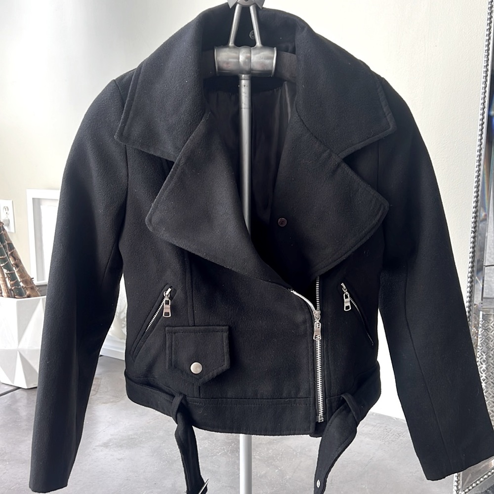 Moto, boxy style jacket! Everyday throw on style.